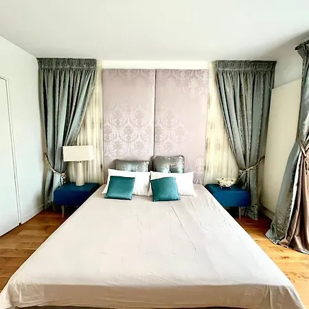 Luxurious 2 Bedrooms-view Seine River-paris Center