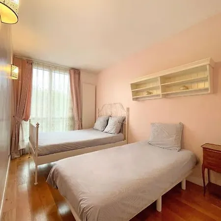 Apartment Luxurious 2 Bedrooms-view Seine River-paris Center
